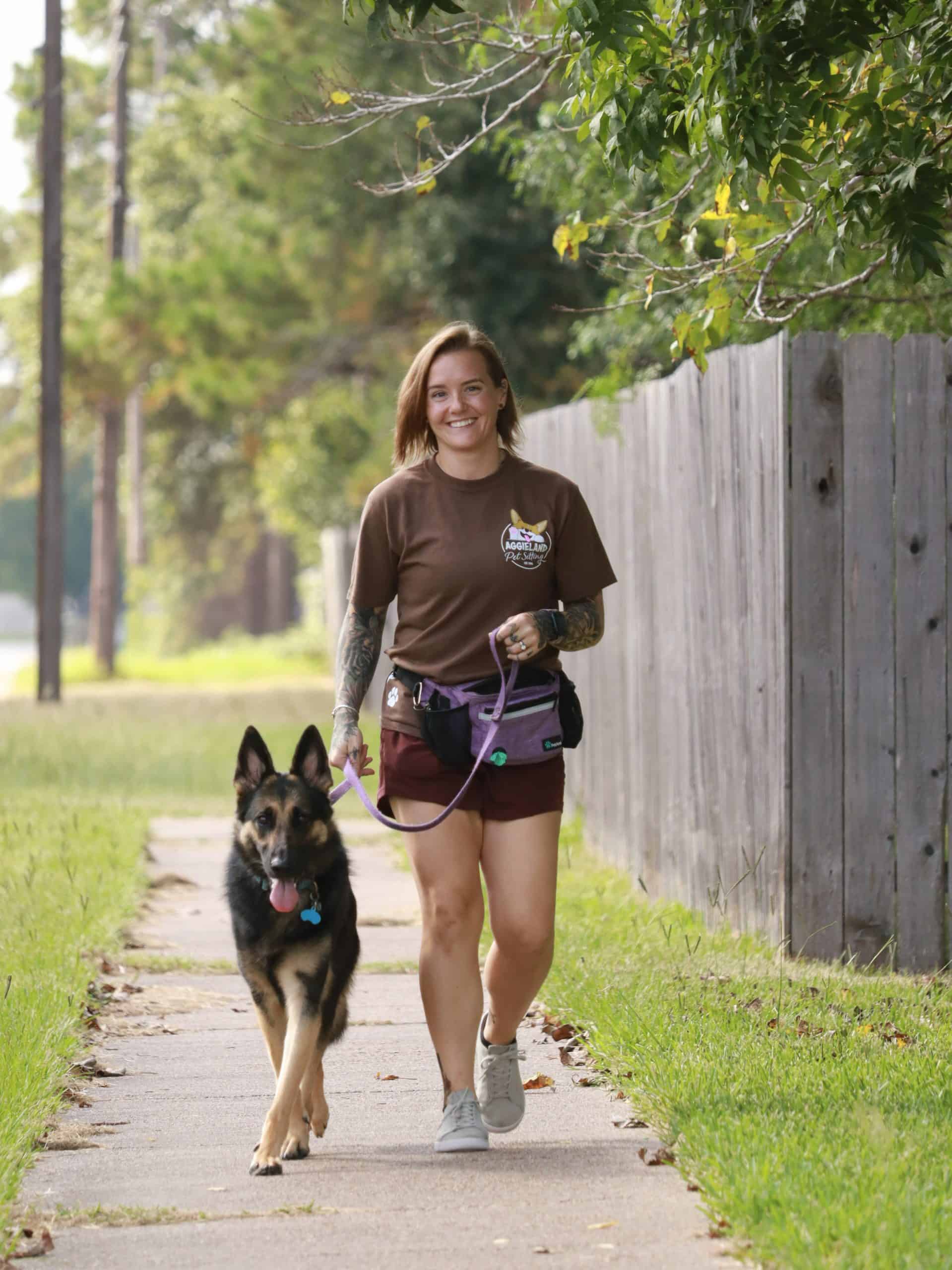Daily/Weekly Dog Walking<br />
in Bryan-College Station